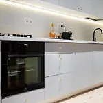Ultra High-end - Prime Location In Floreasca Bukarest